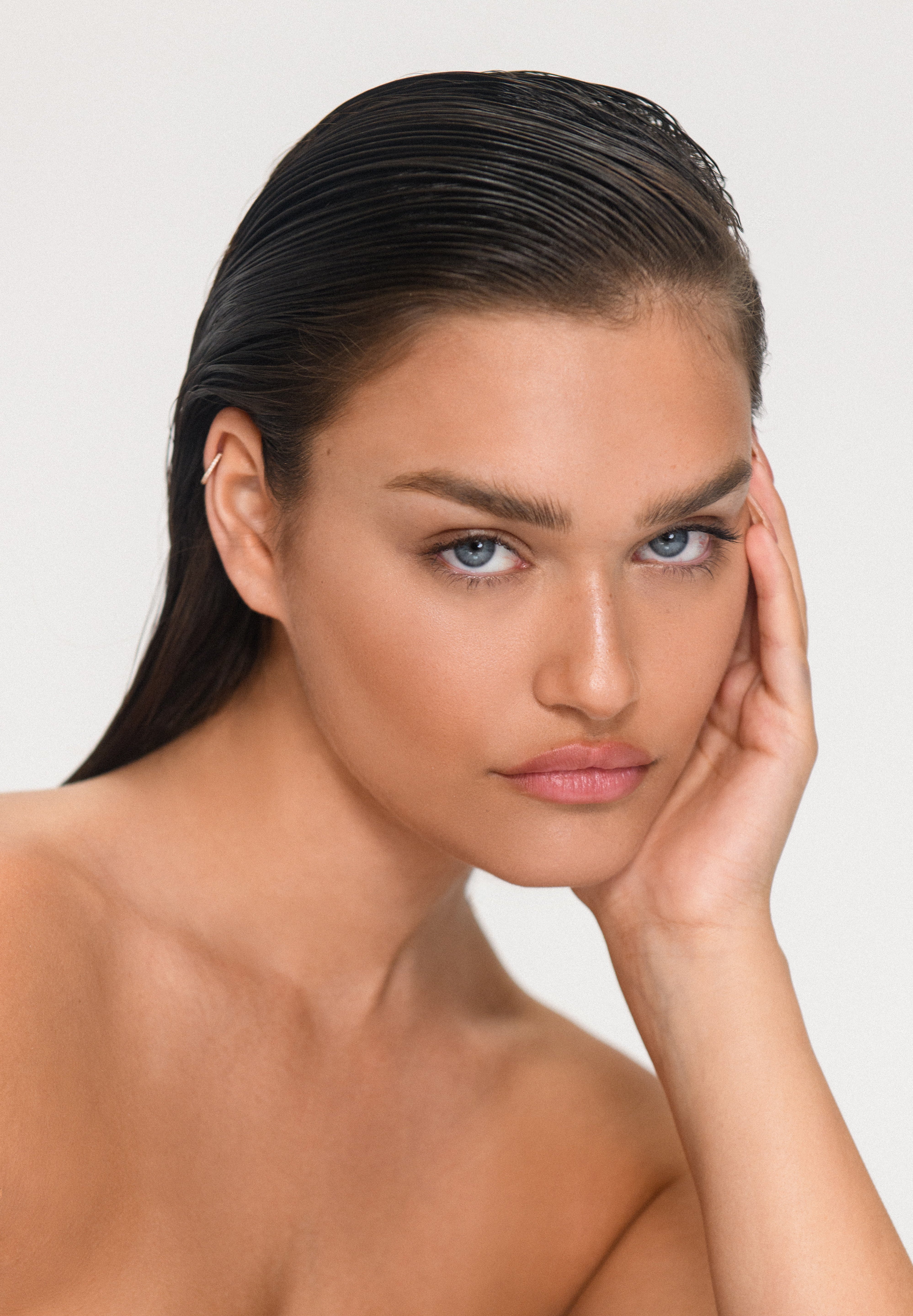 למה שיער נהיה יבש בכלל?